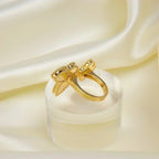 TimiLUCKY BETWEEN THE FINGER RING