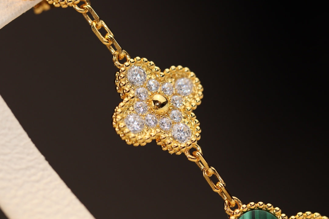 TimiCLOVER EARRINGS GOLD MALACHITE DIAMOND 3 MOTIF