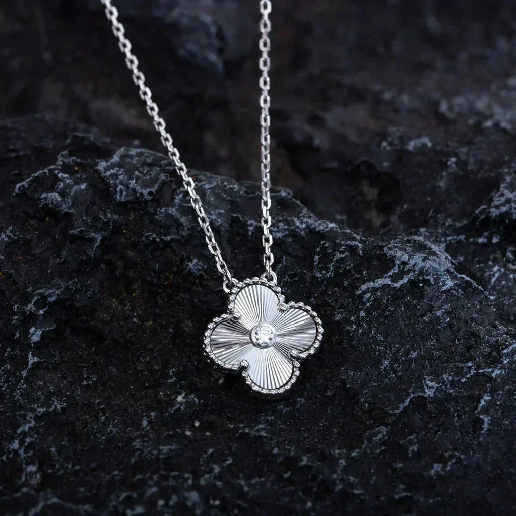 TimiCLOVER  15MM DIAMOND LASER NECKLACE SILVER