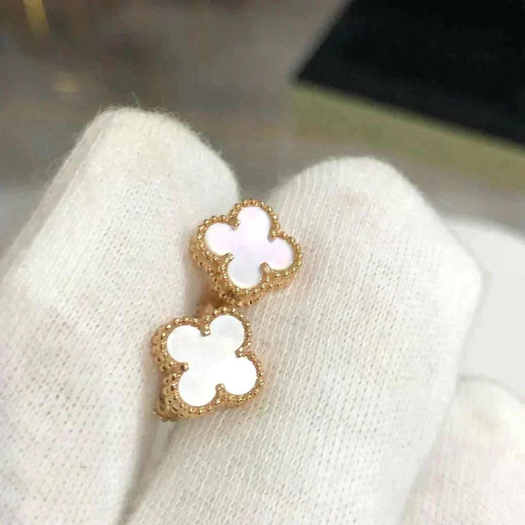 TimiCLOVER MINI 9.5MM WHITE MOP EARRINGS
