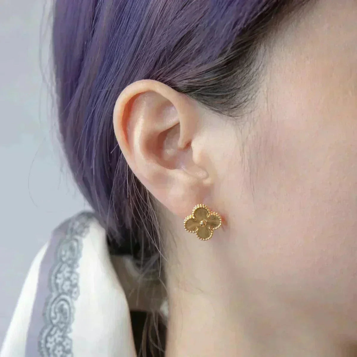 TimiCLOVER MEDIUM 1 MOTIFS LASER EARRINGS