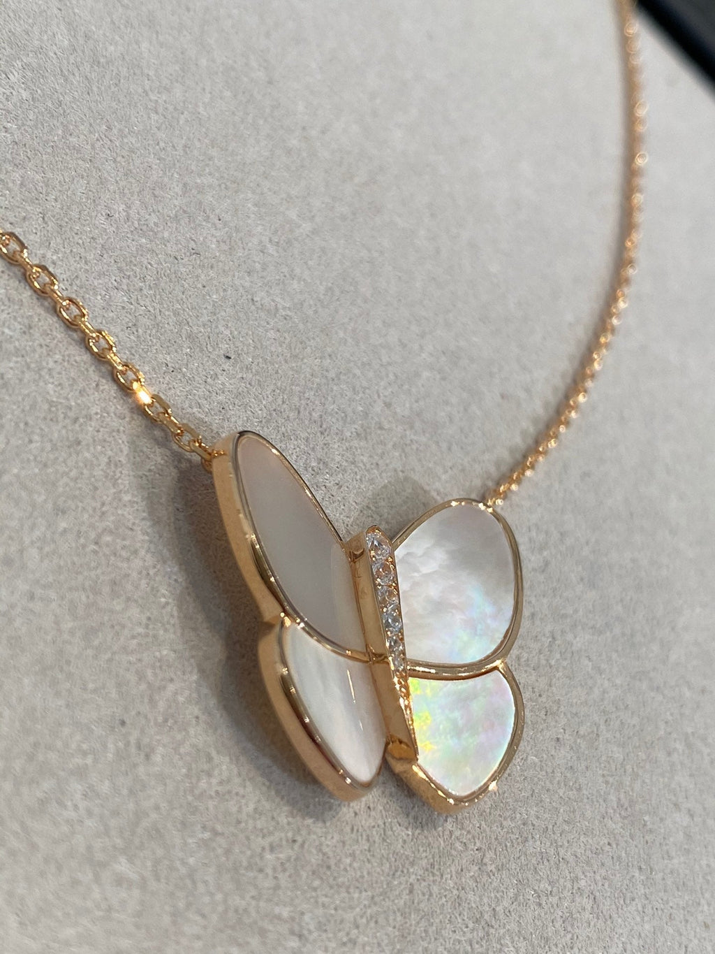TimiBUTTERFLY GOLD MOP DIAMOND NECKLACE