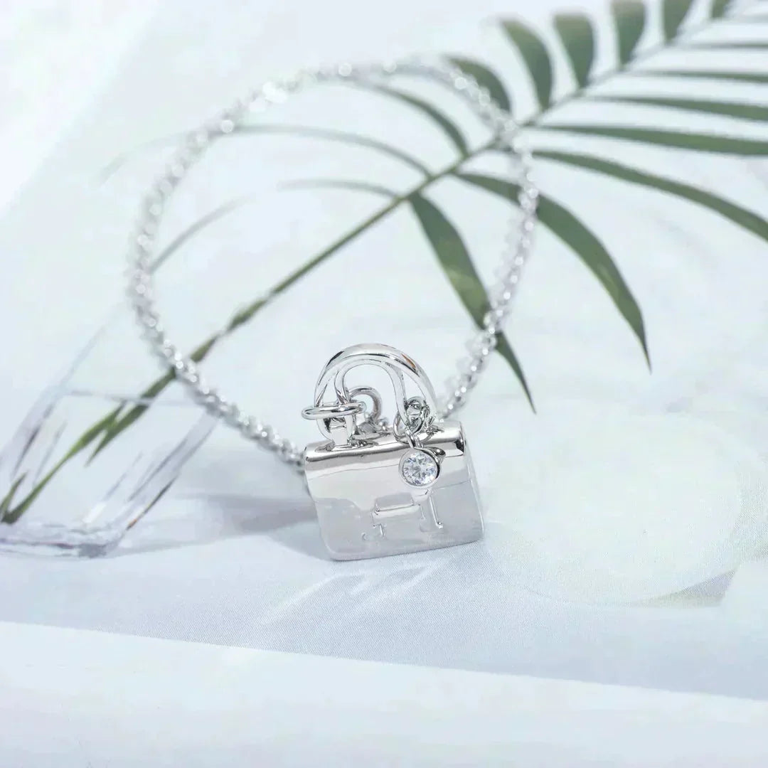 TimiAMULETTE PEDANT SILVER NECKLACE