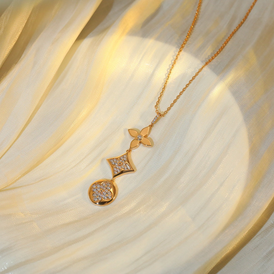 TimiSTAR AND SUN DIAMOND PINK GOLD NECKLACE