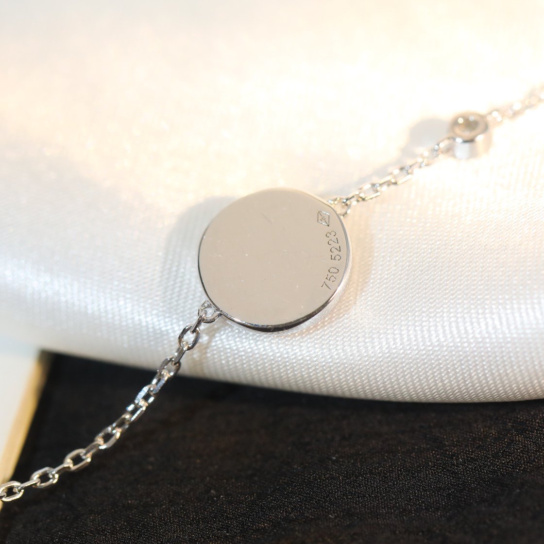 TimiSUN MOTIF PINK MOP SILVER BRACELET