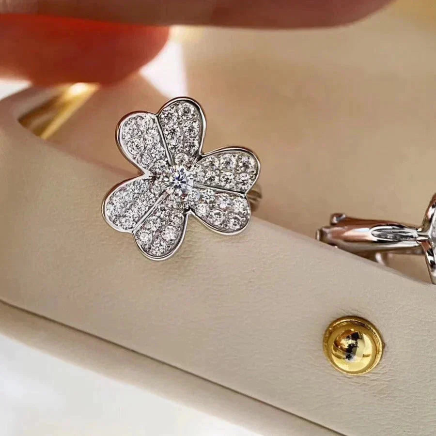 TimiCLOVER COMOS DIAMOND EARRINGS SILVER