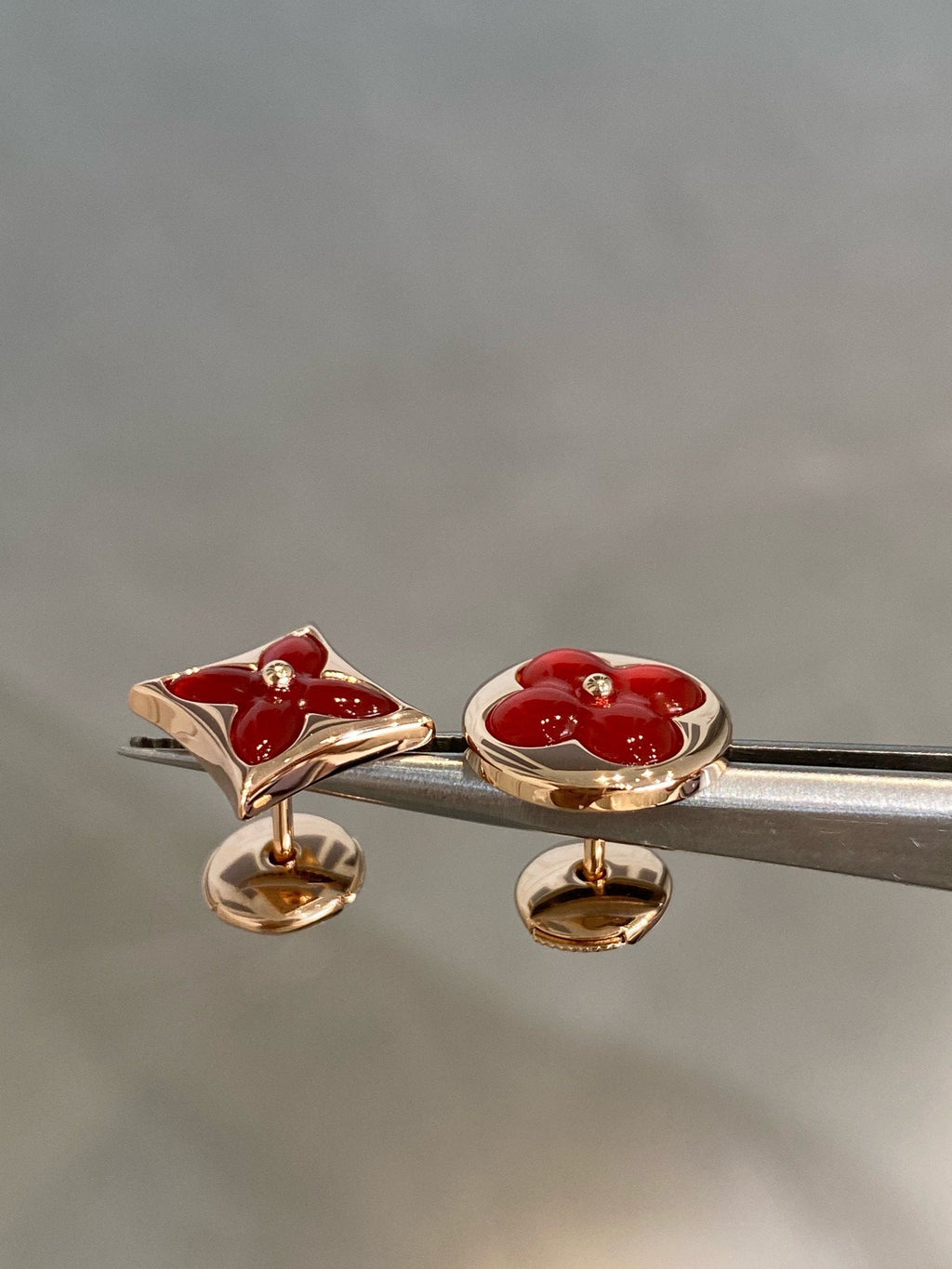 TimiSTAR AND SUN PINK GOLD CARNELIAN STUD EARRINGS
