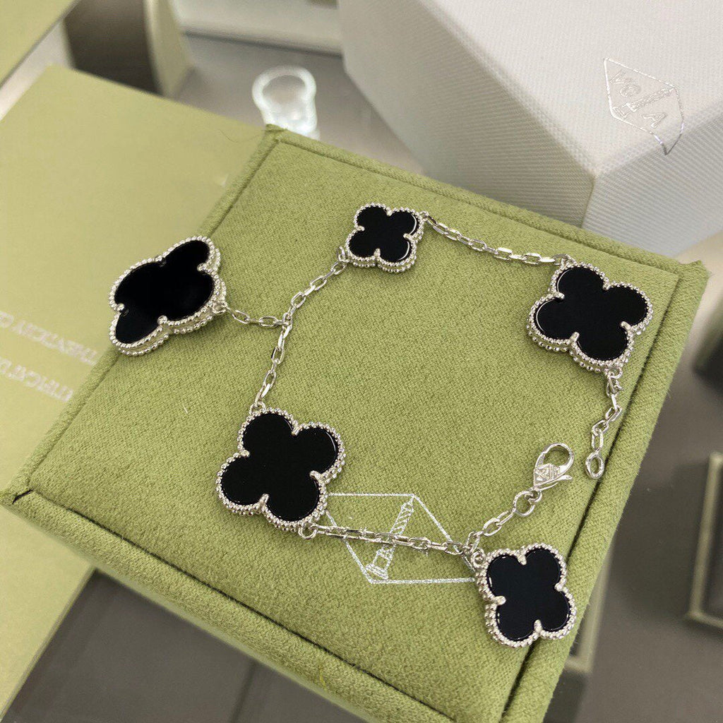 ¡®Timi¡¯CLOVER 5 MOTIFS SIVLER ONYX BRACELET