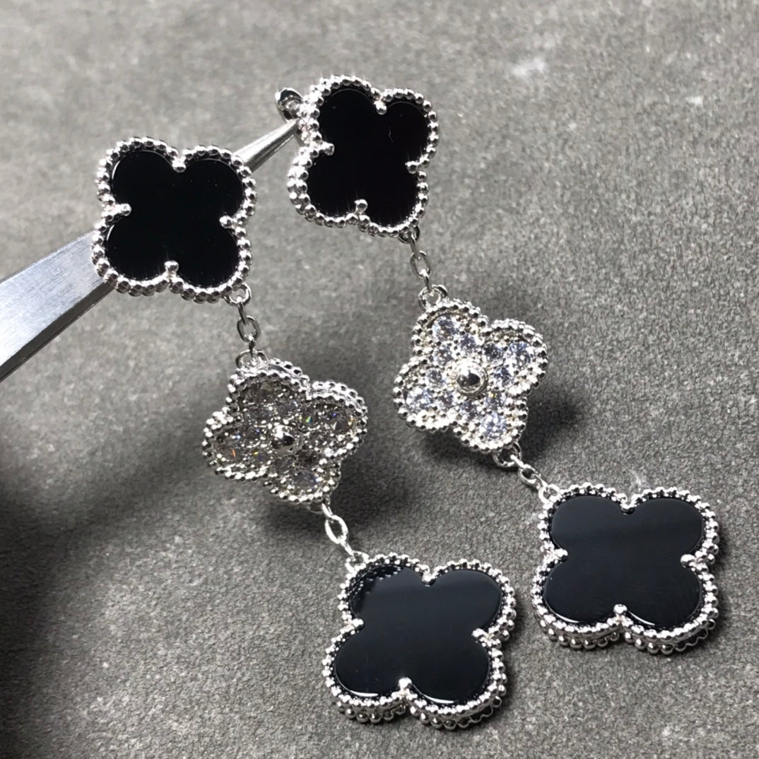 TimiCLOVER 3 MOTIF DIAMOND ONYX SILVER EARRINGS