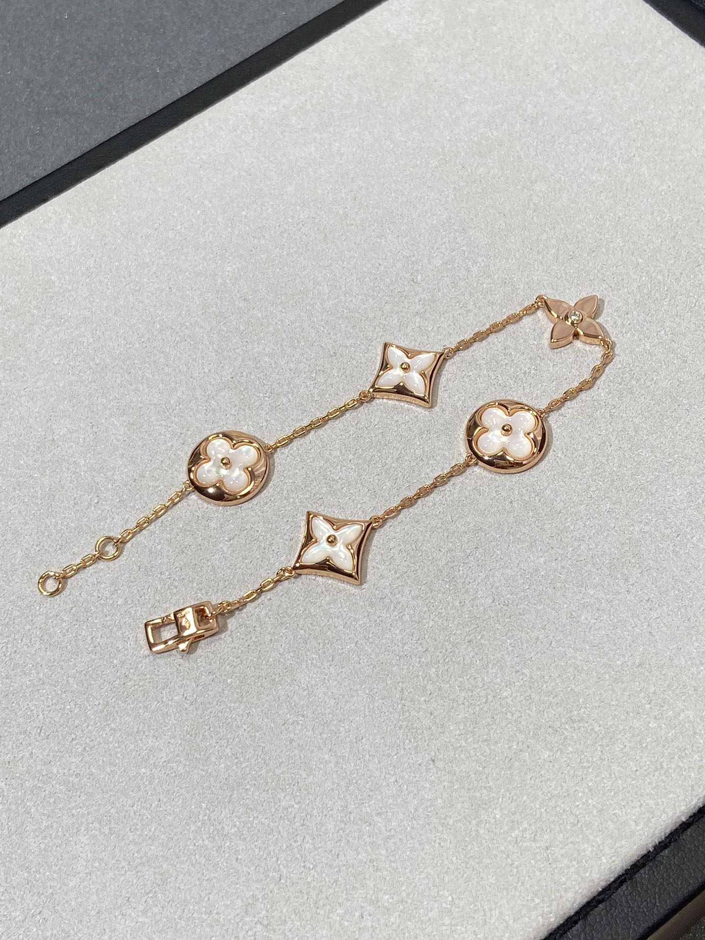 TimiSTAR AND SUN 5 MOTIF MOP PINK GOLD BRACELET
