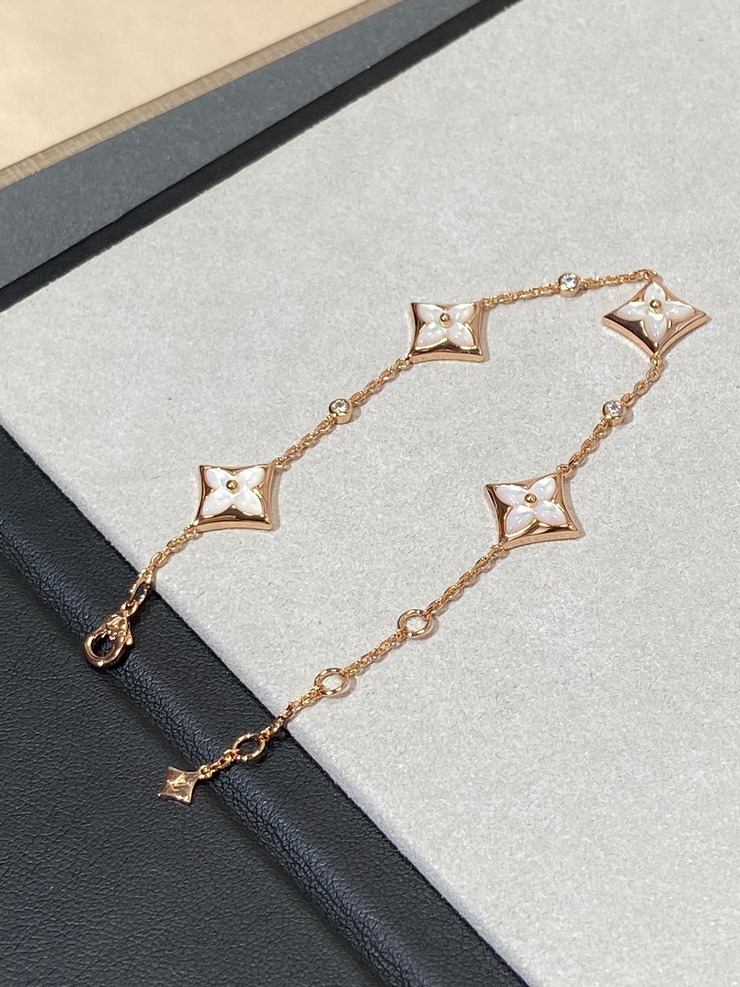 TimiSTAR 4 MOTIF MOP DIAMOND PINK GOLD BRACELET