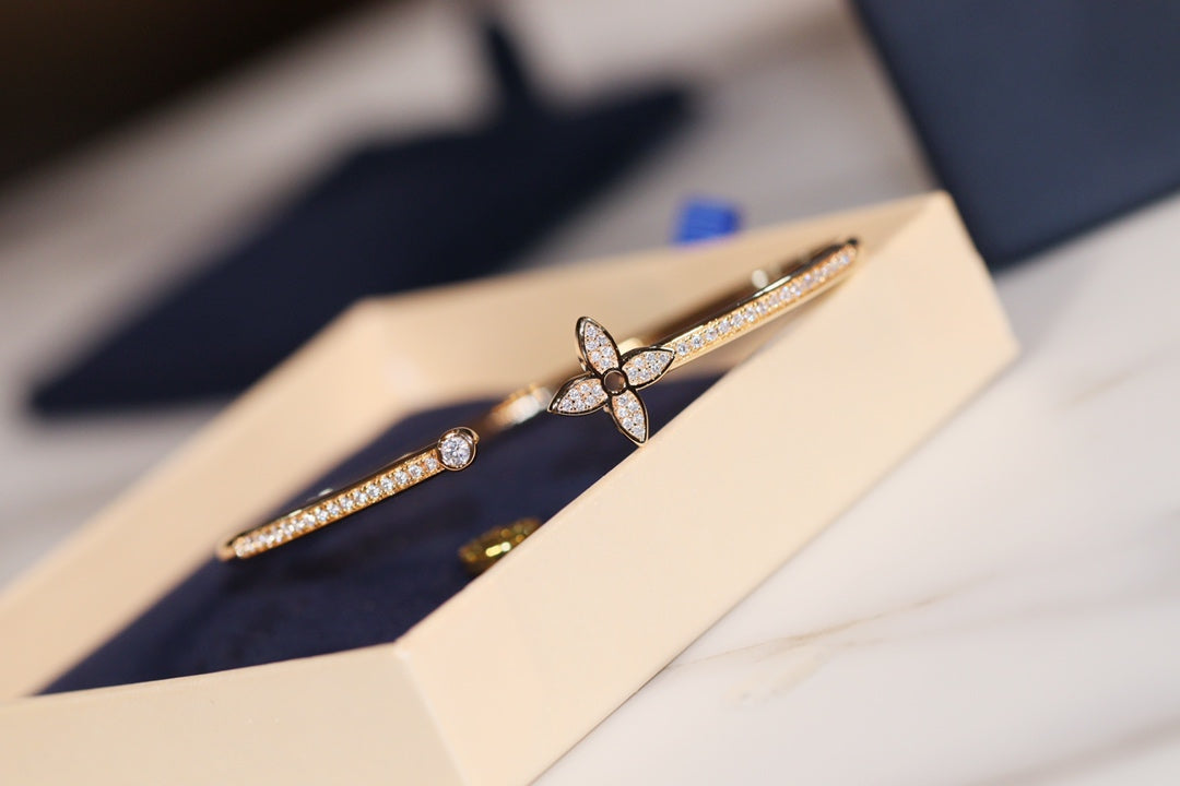 TimiIDYLLE GOLD OPEN BRACELET DIAMOND PAVED