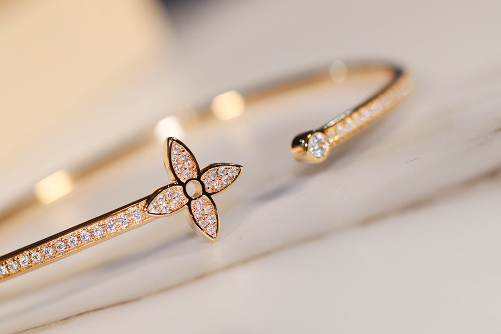 TimiIDYLLE GOLD OPEN BRACELET DIAMOND PAVED