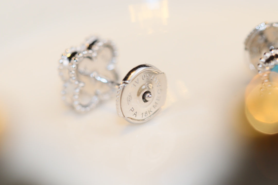 TimiCLOVER MINI TURQUOISE SILVER STUD EARRINGS