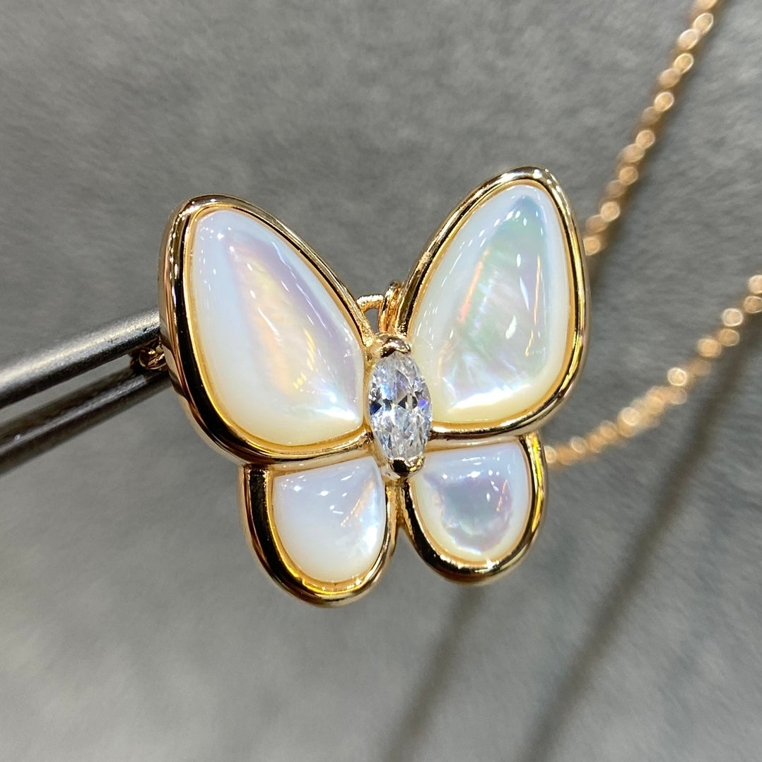 TimiBUTTERFLY MOP DIAMOND NECKLACE