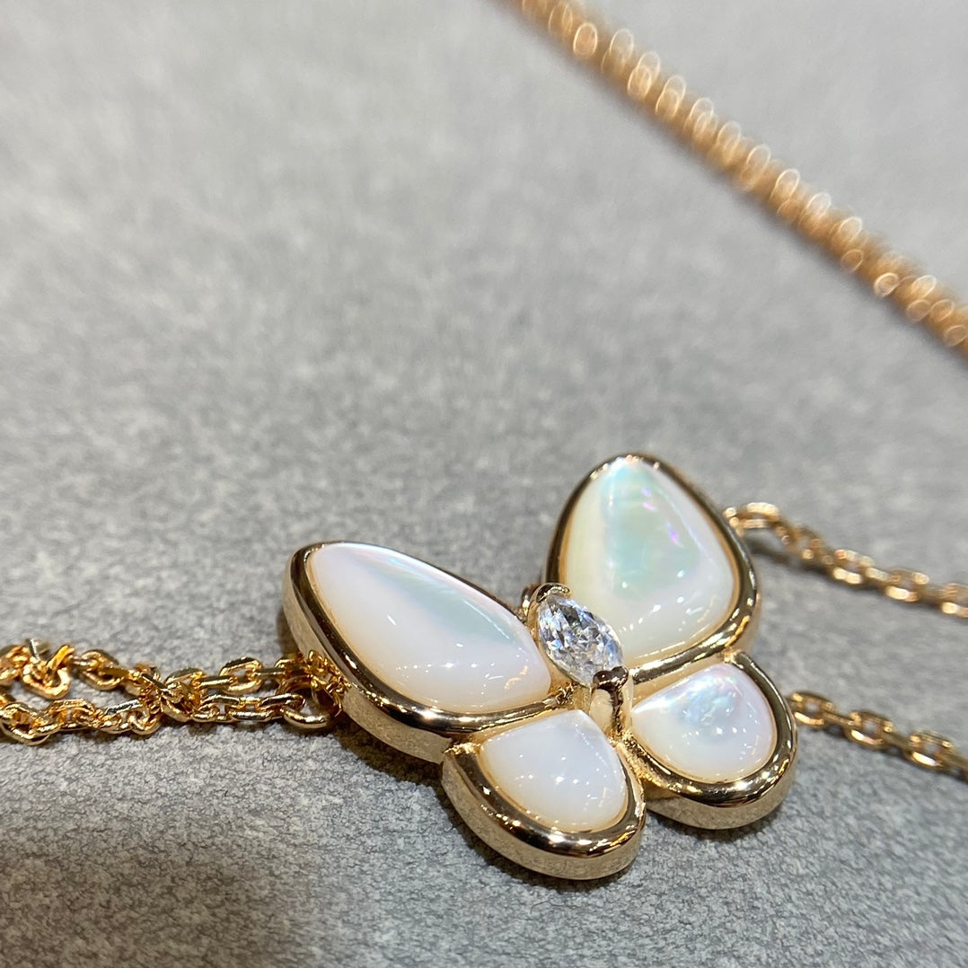 TimiBUTTERFLY MOP DIAMOND NECKLACE