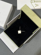 TimiCLOVER MEDIUM SILVER WHITE MOP NECKLACE