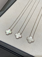 TimiCLOVER MEDIUM SILVER WHITE MOP NECKLACE