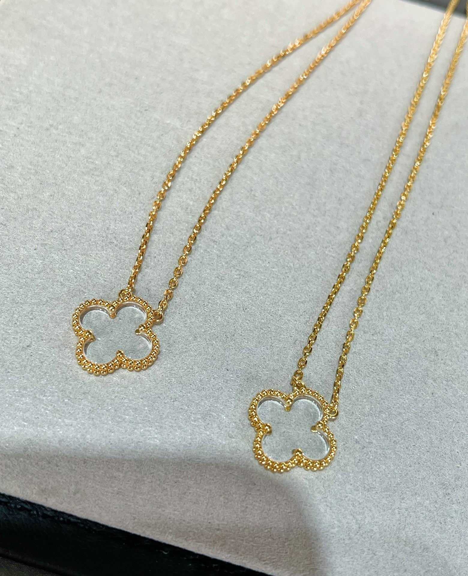 TimiCLOVER ROCK CRYSTAL ROSE GOLD NECKLACE