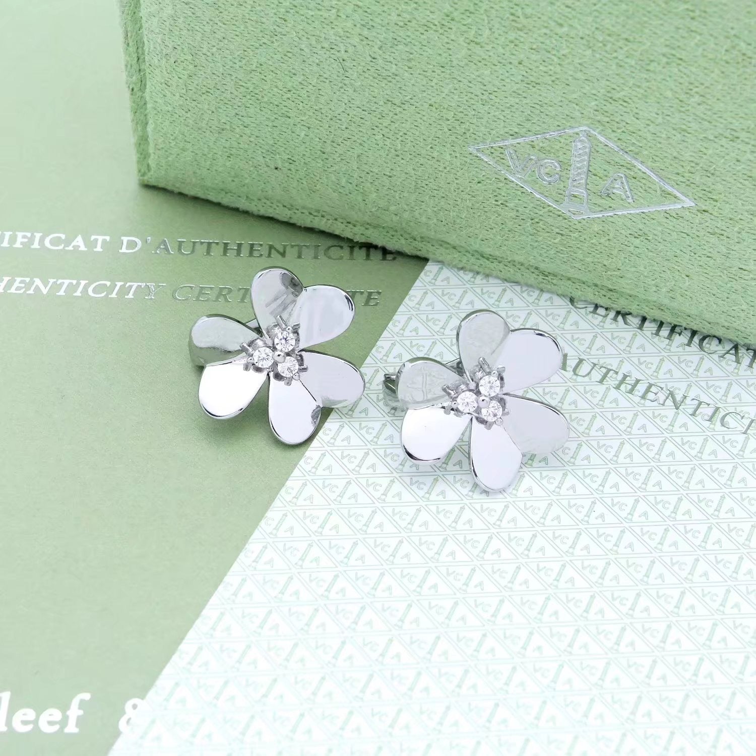 ¡®Timi¡¯FRIVOLE EARRINGS- LARGE MODEL