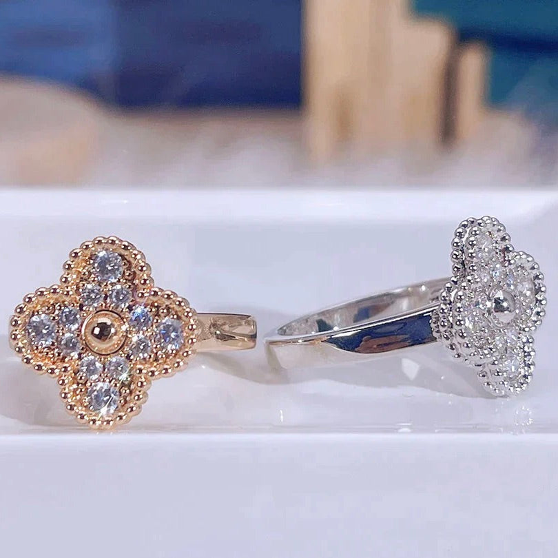 TimiCLOVER DIAMOND RING