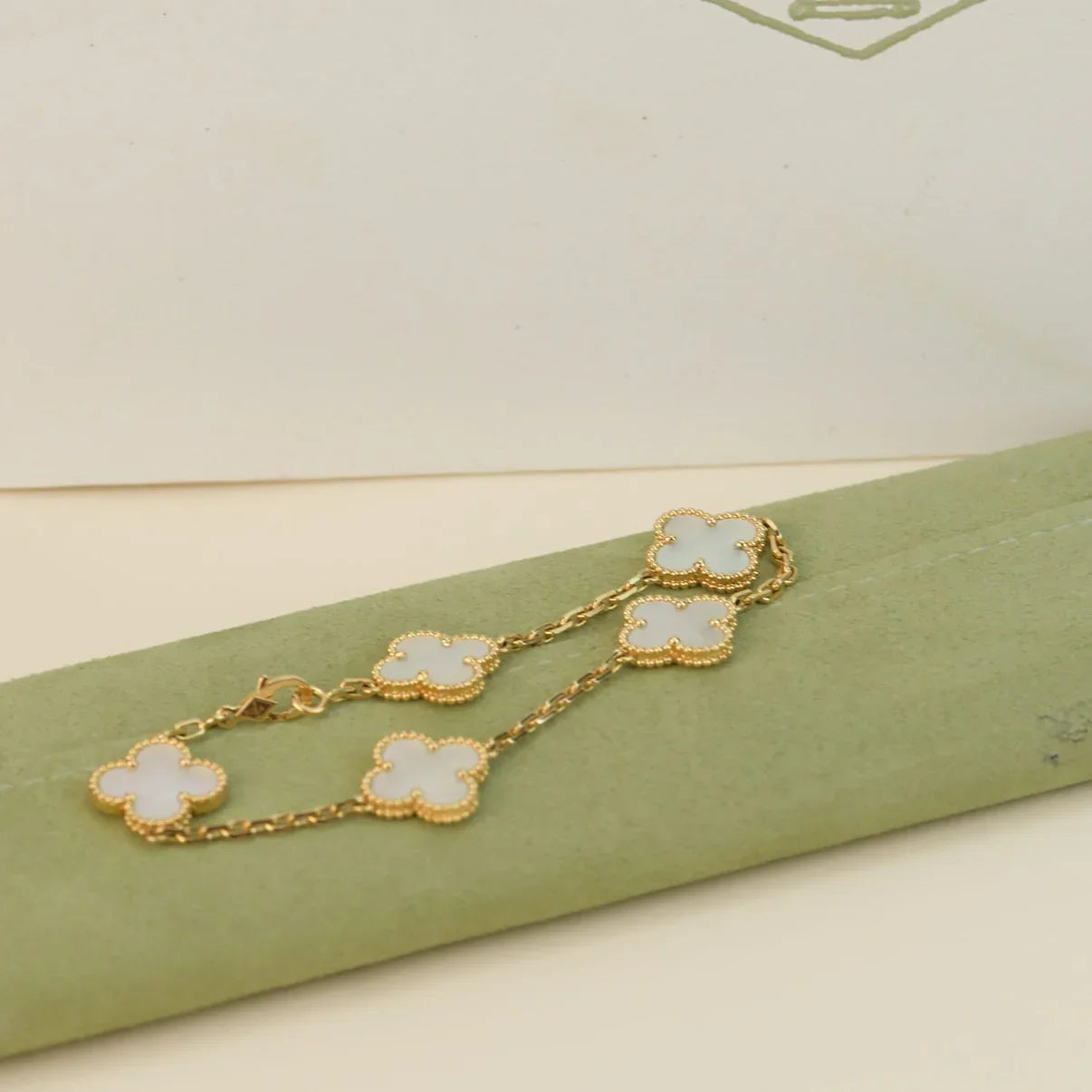[Timi]New CLOVER WHITE PEARL MOP 5 MOTIF BRACELET COLLECTION
