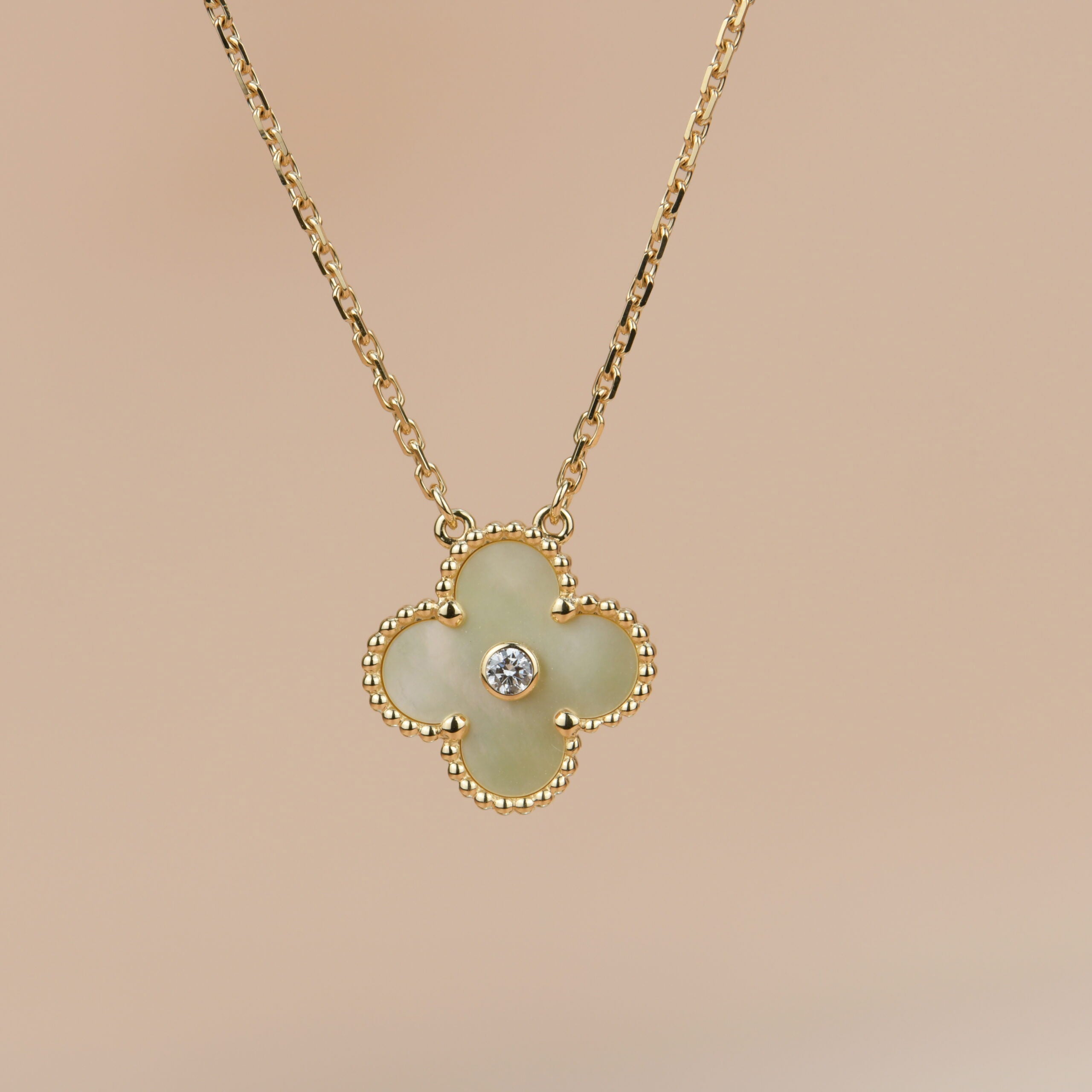 TimiCLOVER 15MM DIAMOND GOLD MOTHER OF PEARL NECKLACE