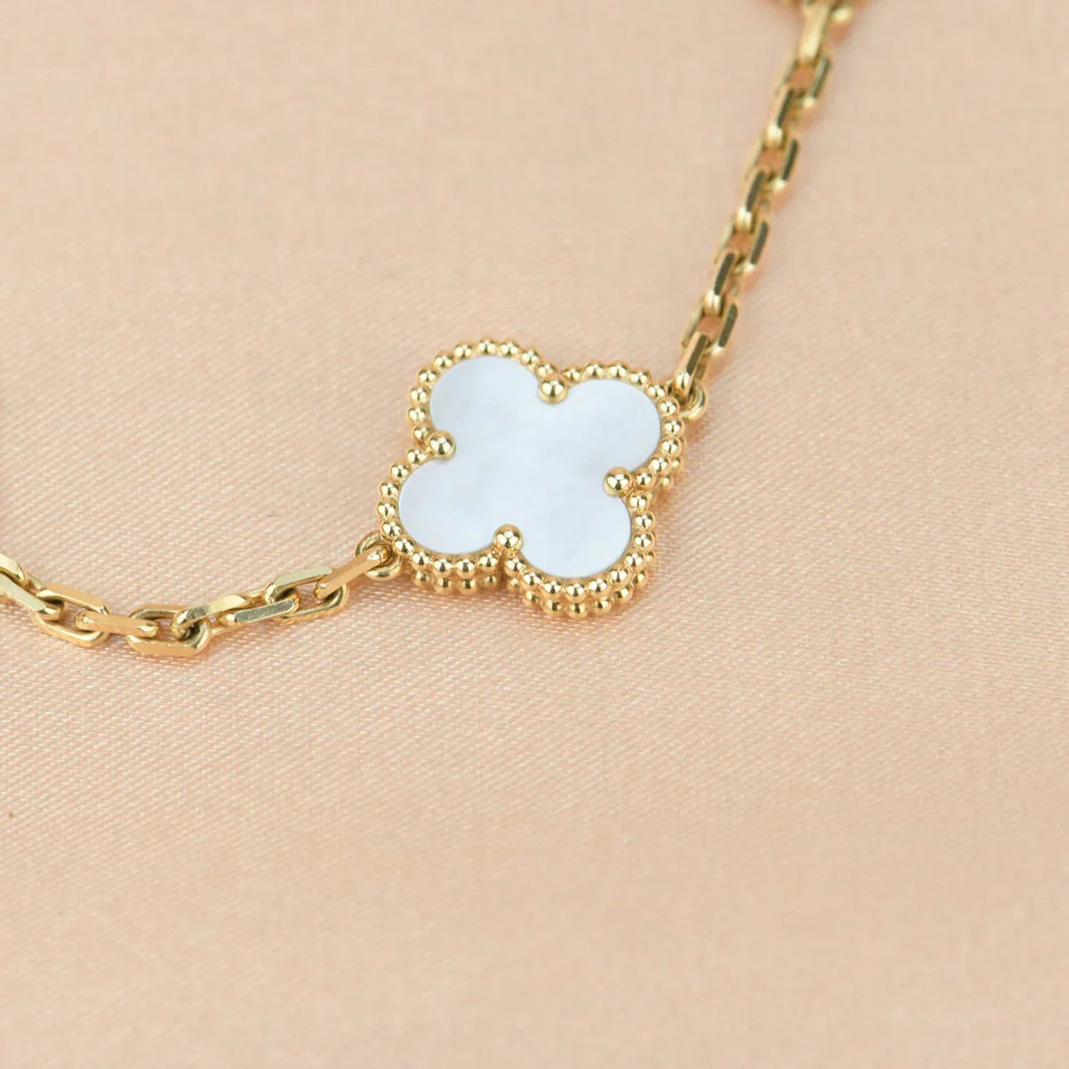 [Timi]New CLOVER WHITE PEARL MOP 5 MOTIF BRACELET COLLECTION