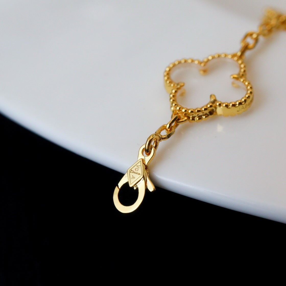 [Timi]New CLOVER 5 MOTIF ROCK CRYSTAL BRACELET