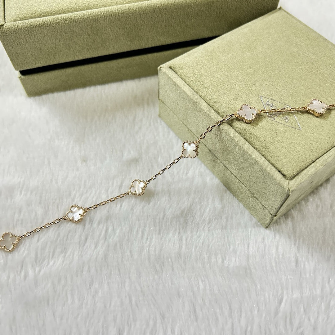 [¡®Timi¡¯]CLOVER 6 MOTIF WHITE MOP BRACELET
