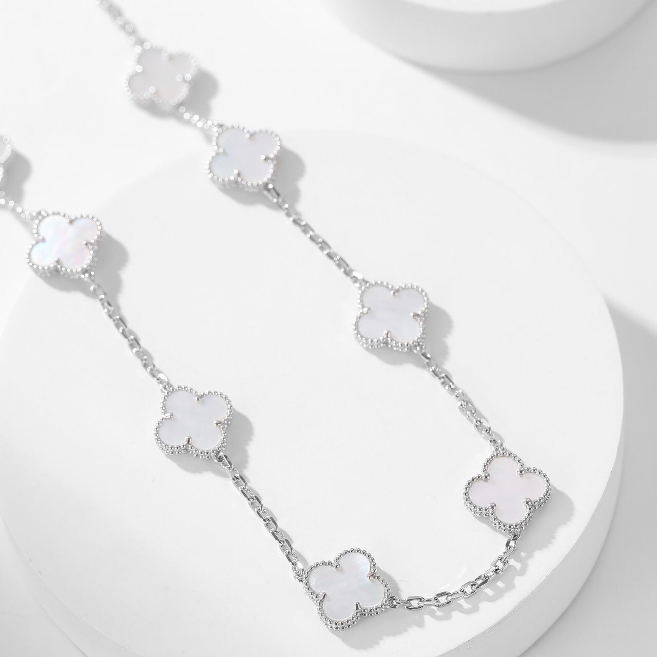 TimiCLOVER 10 MOTIFS WHITE MOTHER OF PEARL NECKLACE