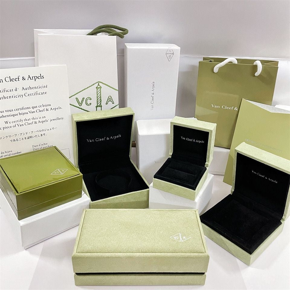 TimiVA CLOVER BRACELET NECKLACE RING BOX GIFT BAG