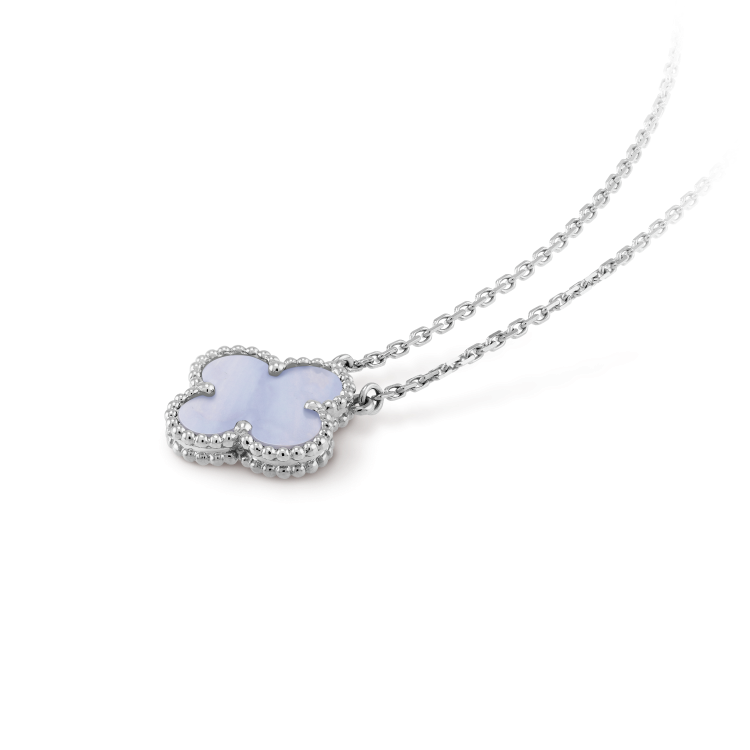 TimiCLOVER 15MM BLUE CHALCEDONY NECKLACE SILVER