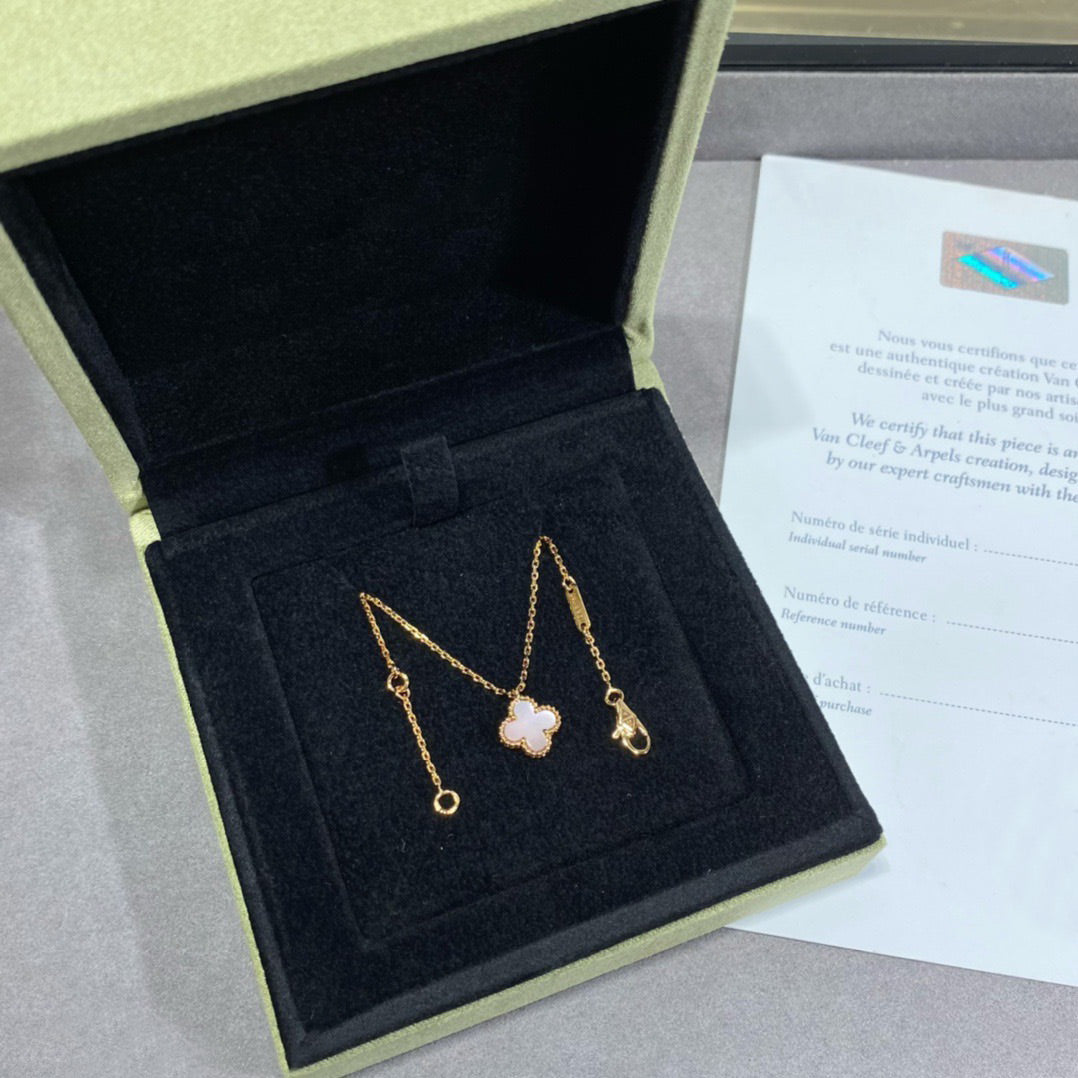 TimiCLOVER 15MM PINK MOTHER-OF-PEARL SINGLE FLOWER NECKLACE