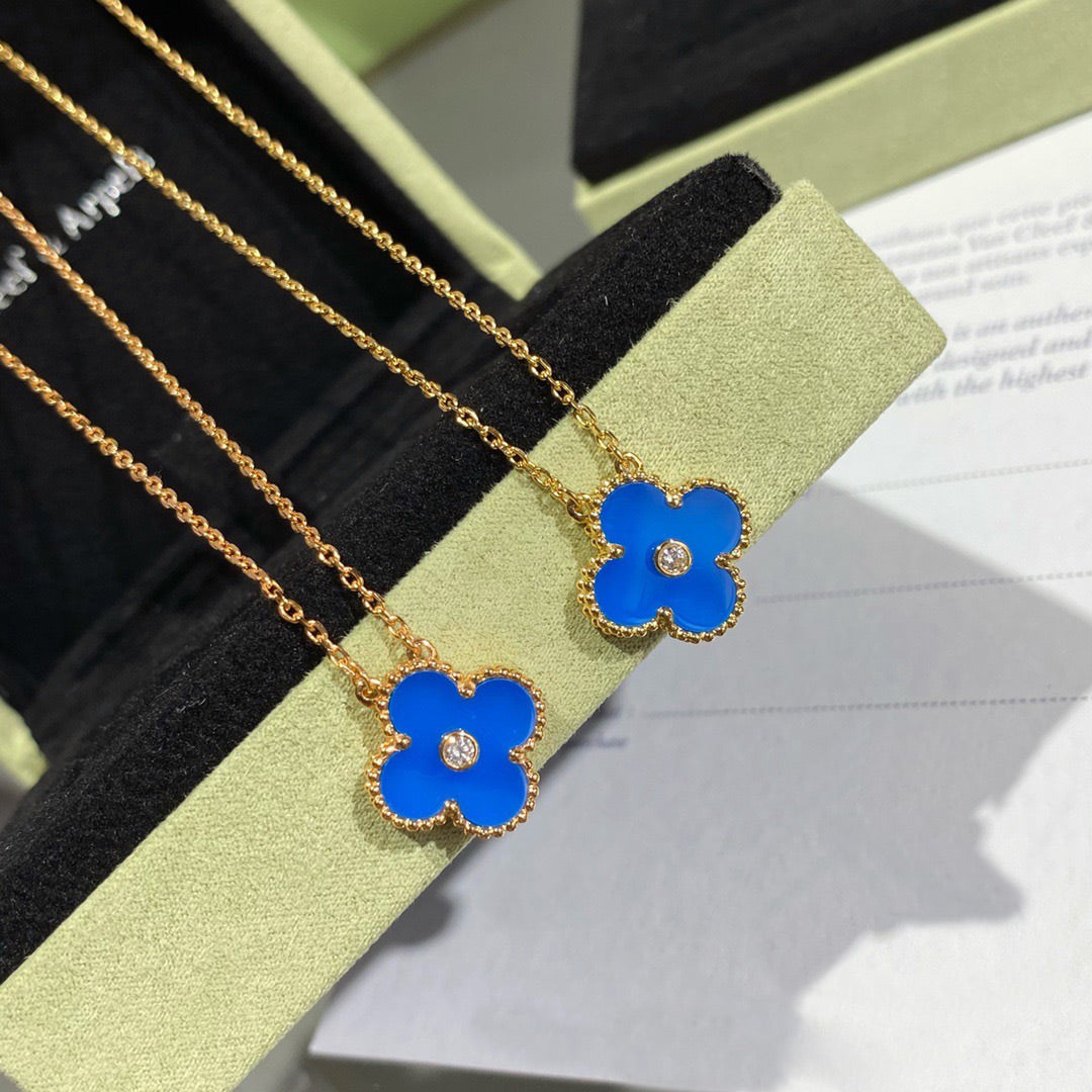 TimiCLOVER 15MM DIAMOND AND BLUE AGATE NECKLACE