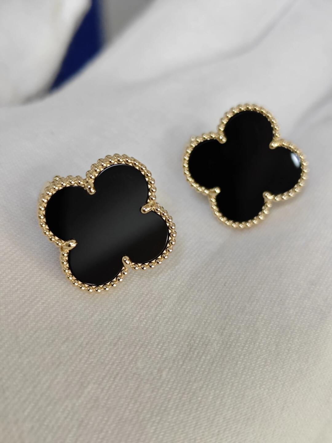 [Timi] CLOVER 20MM BLACK MOP EARRINGS