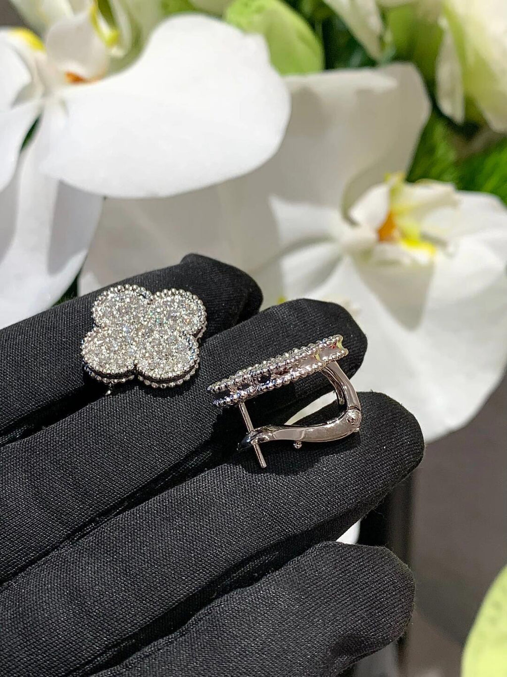 [Timi] CLOVER 20MM MOTIFS DIAMOND STUD EARRINGS SILVER