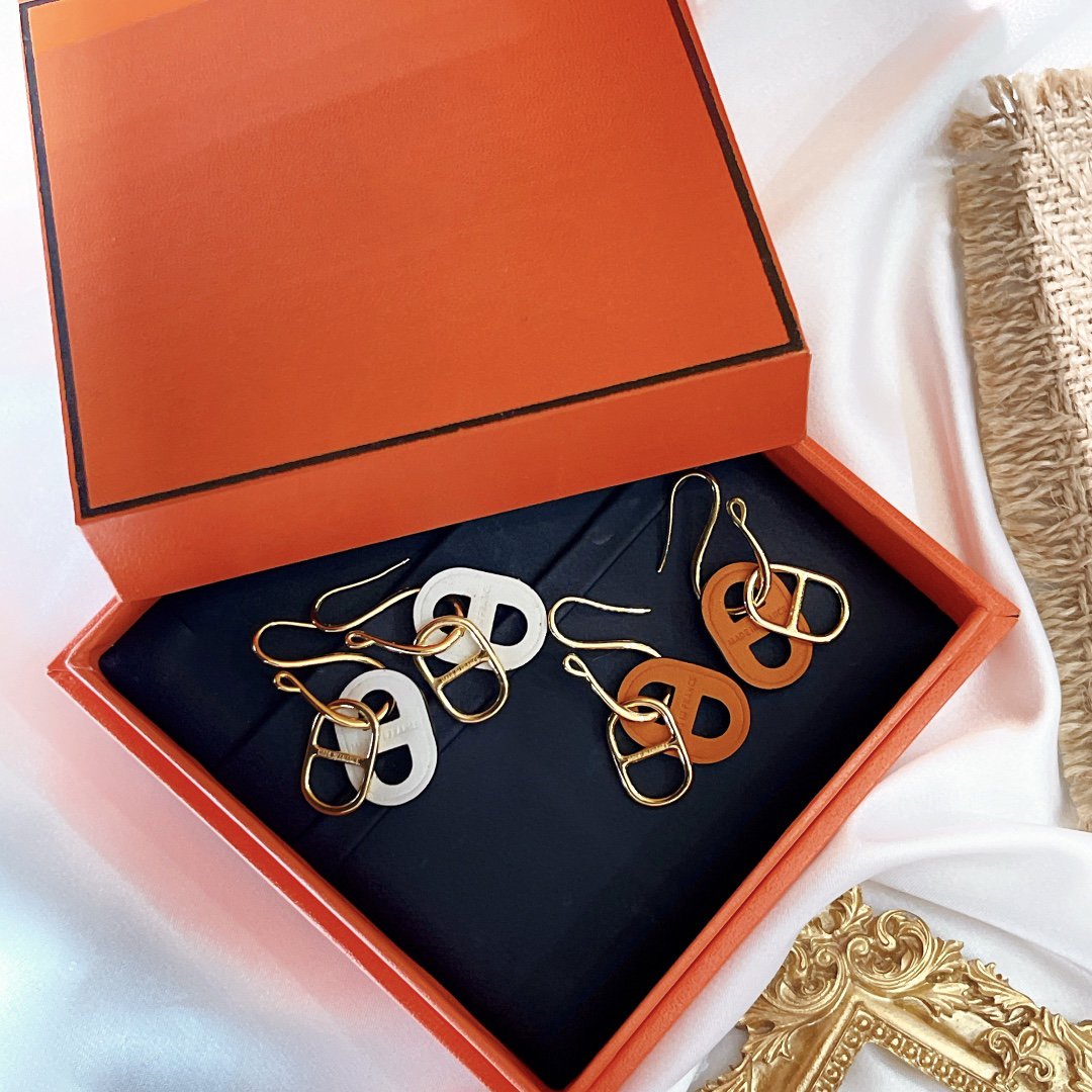 TimiHM O'MAILLON GOLD EARRINGS