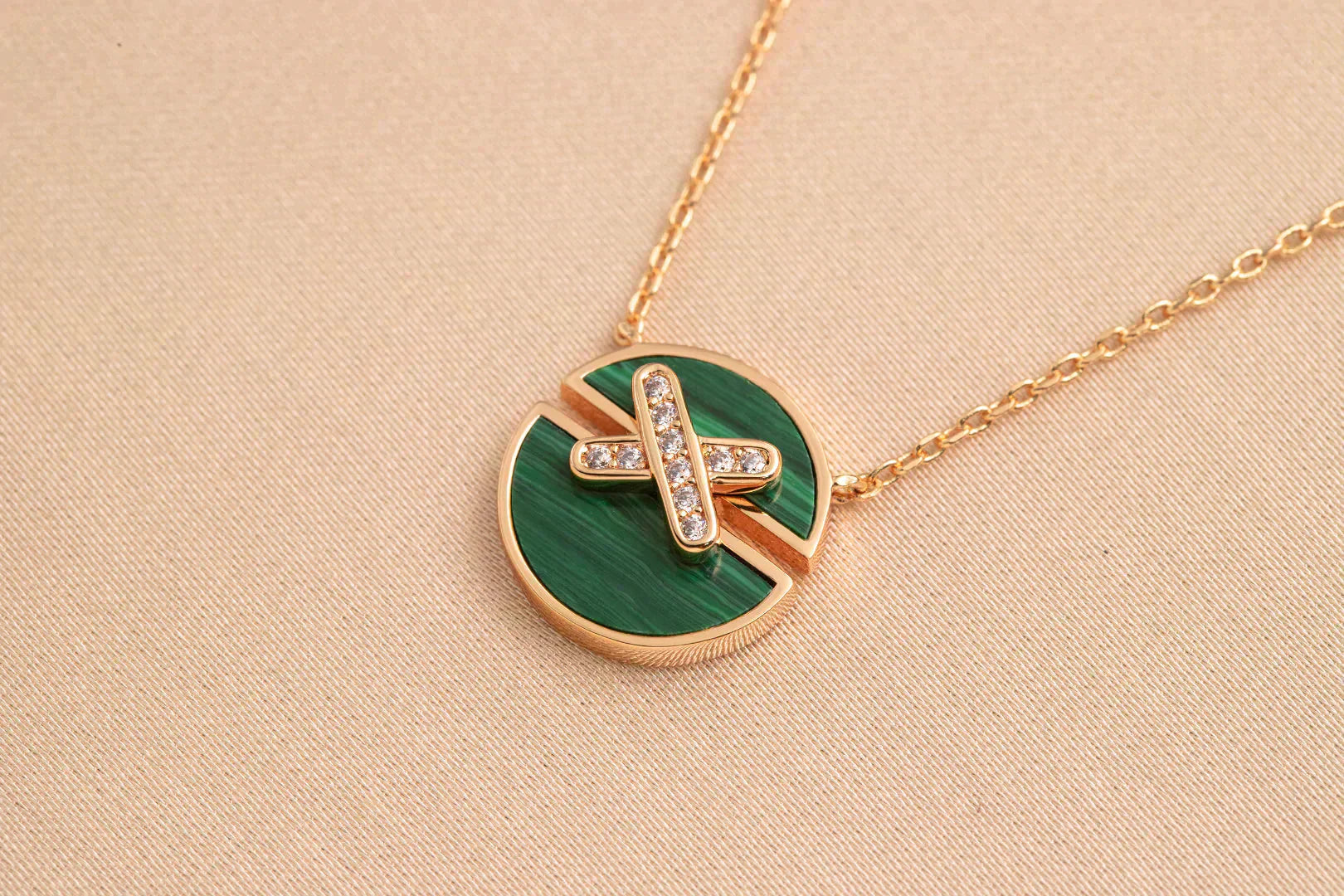 TimiJEUX DE ROSE GOLD DIAMOND NECKLACE