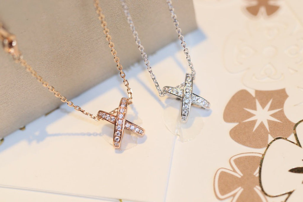 TimiJEUX DE DIAMOND NECKLACE