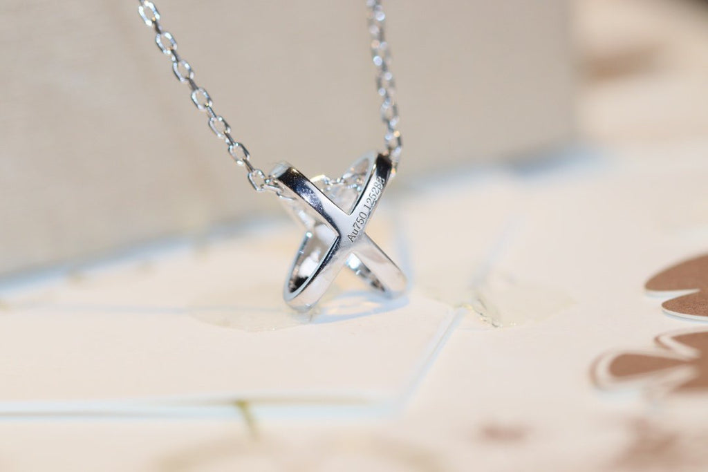TimiJEUX DE DIAMOND NECKLACE
