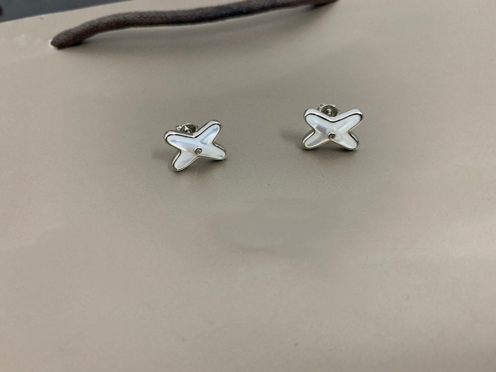 TimiJEUX DE WHITE MOP SILVER DIAMOND EARRINGS