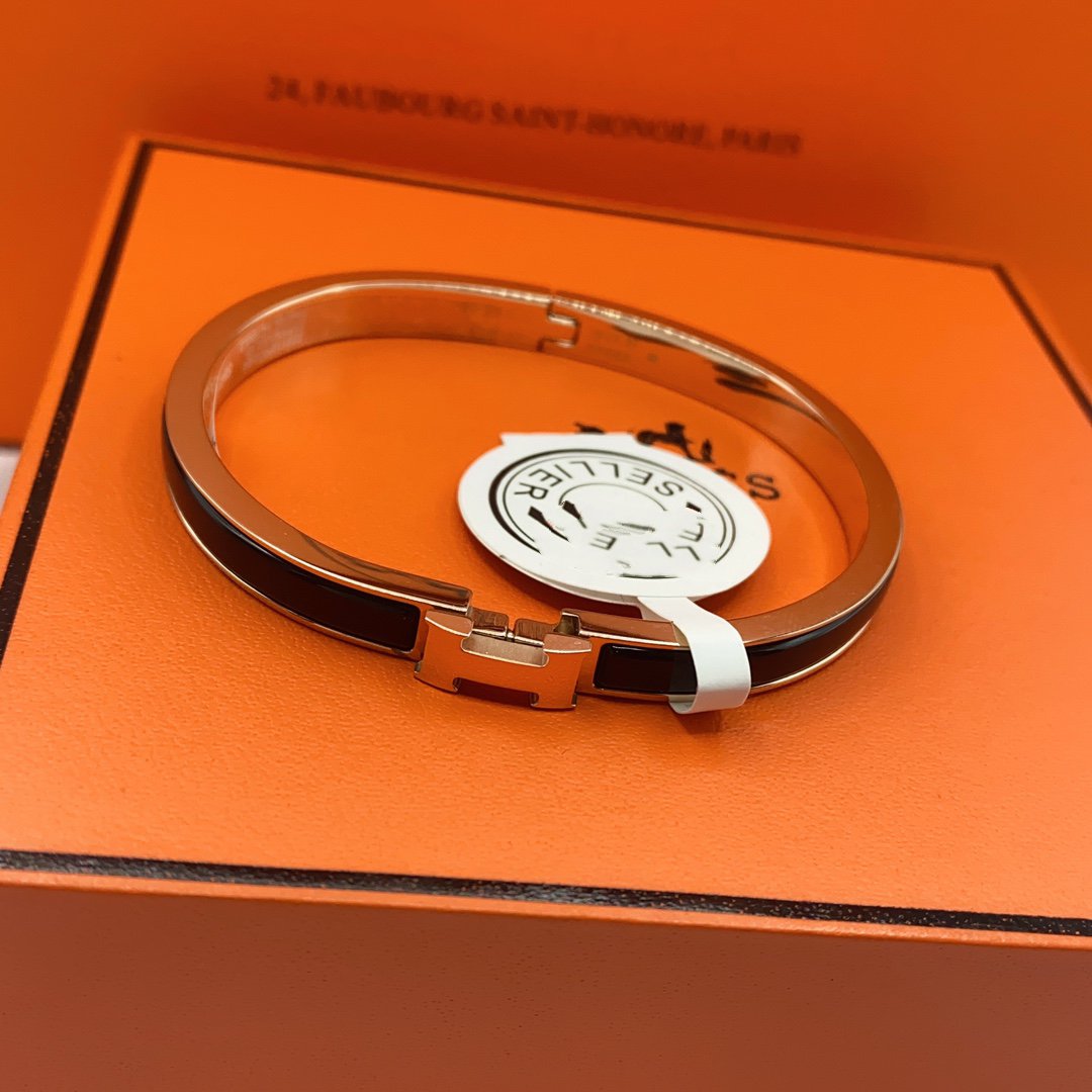 TimiCLASSIC HM CLIC BLACK 8MM ENAMEL BRACELET