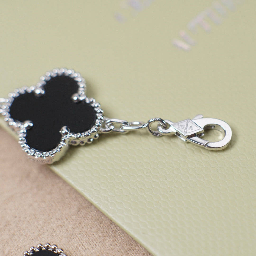 [Timi]New  CLOVER 5 MOTIF ONYXS BRACELET COLLECTION