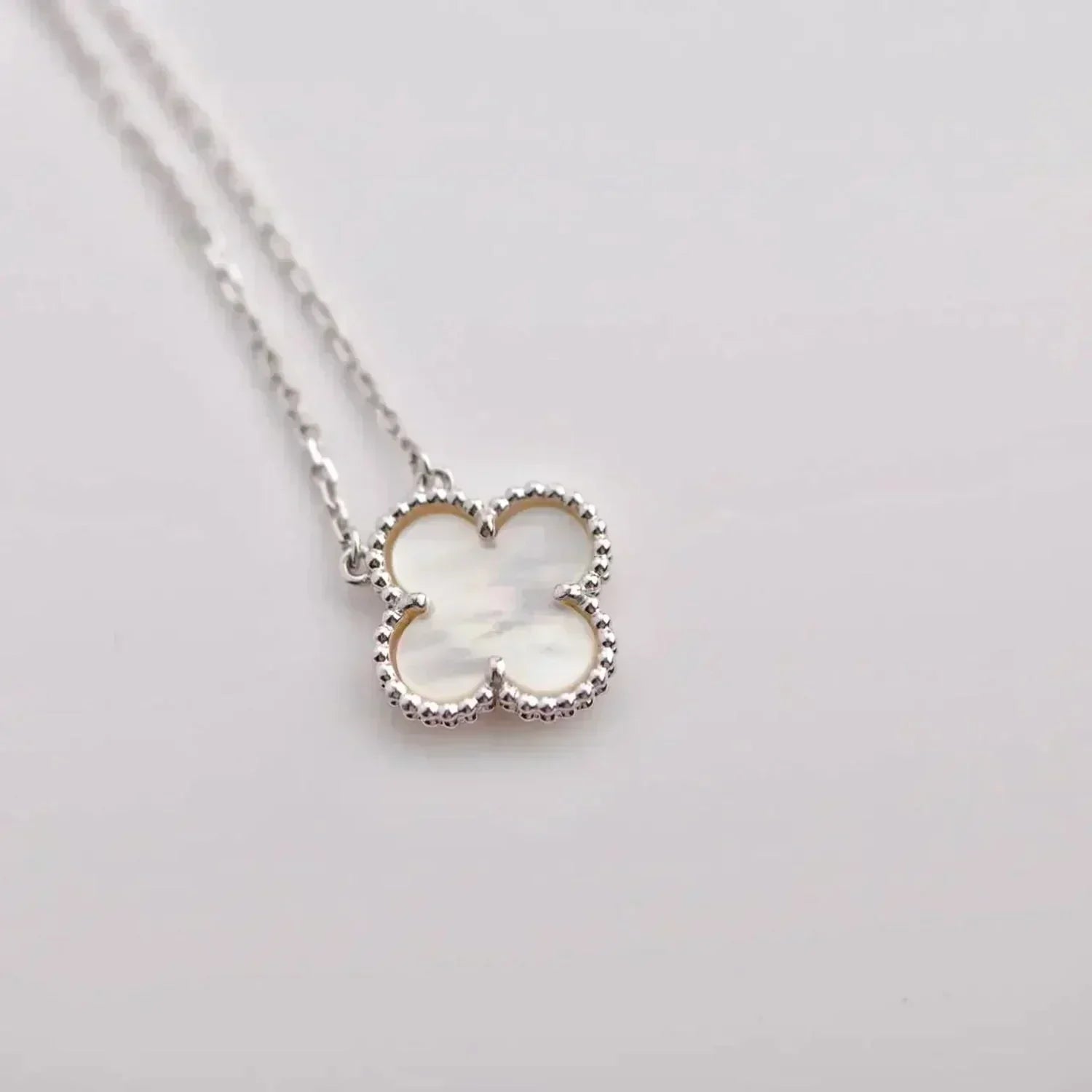 TimiCLOVER  15MM WHITE MOTHER-OF-PEARL SILVER