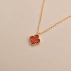 TimiCLOVER MINI 9.5MM WHITE CARNELIANS NECKLACE
