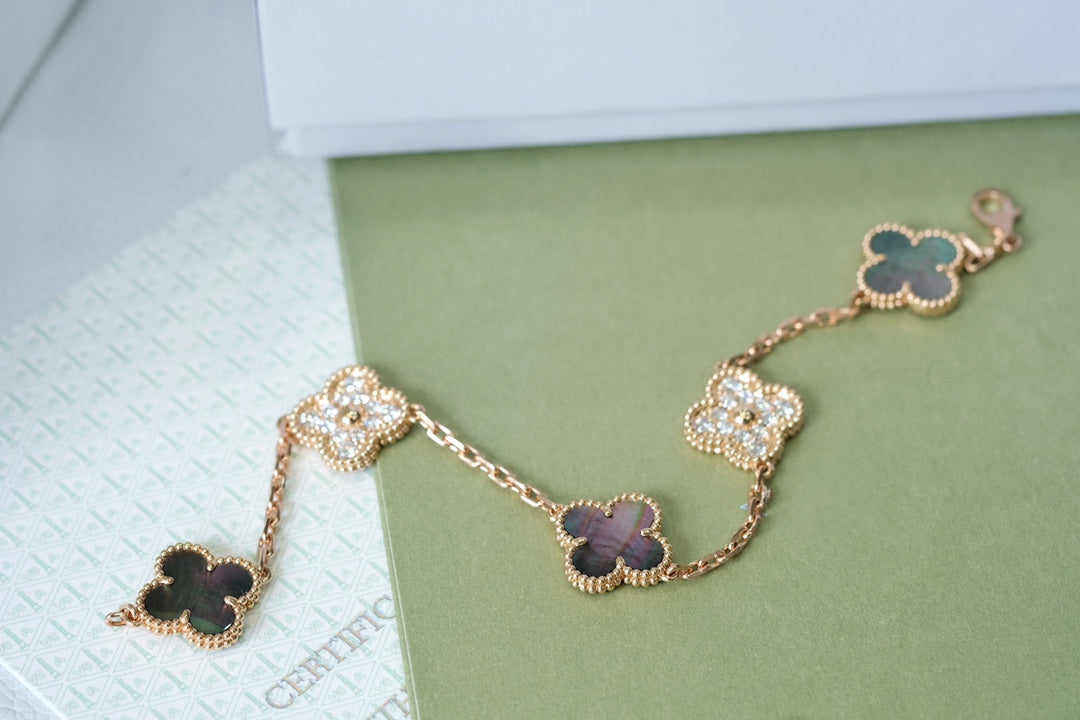 [Timi]New  CLOVER 5 MOTIF GRAY MOP BRACELET COLLECTION