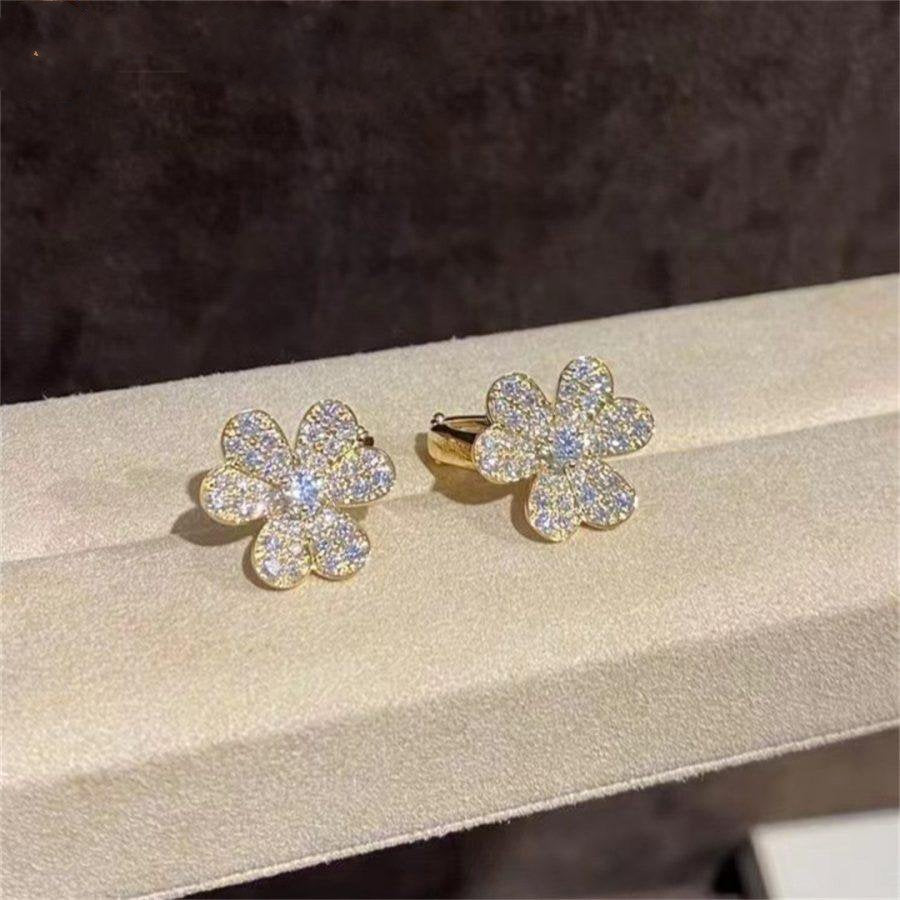TimiFRIVOLE GOLD FLOWER DIAMOND EARRINGS