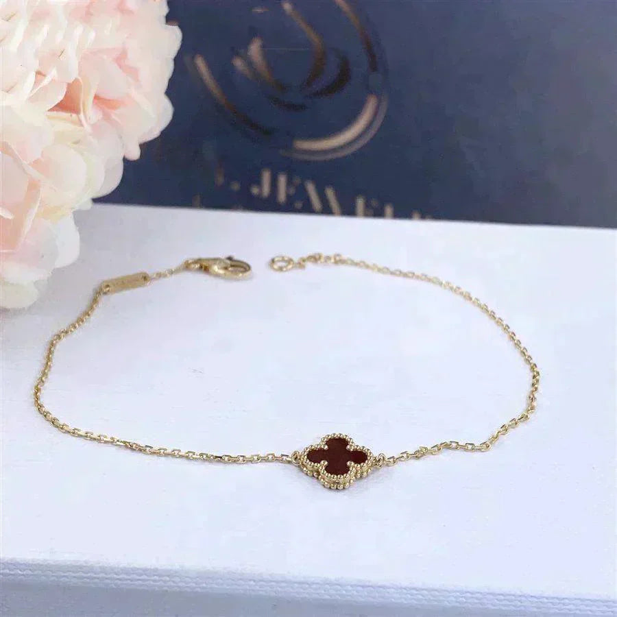 ¡®Timi¡¯CLOVER  CARNELIAN SINGLE FLOWER BRACELET