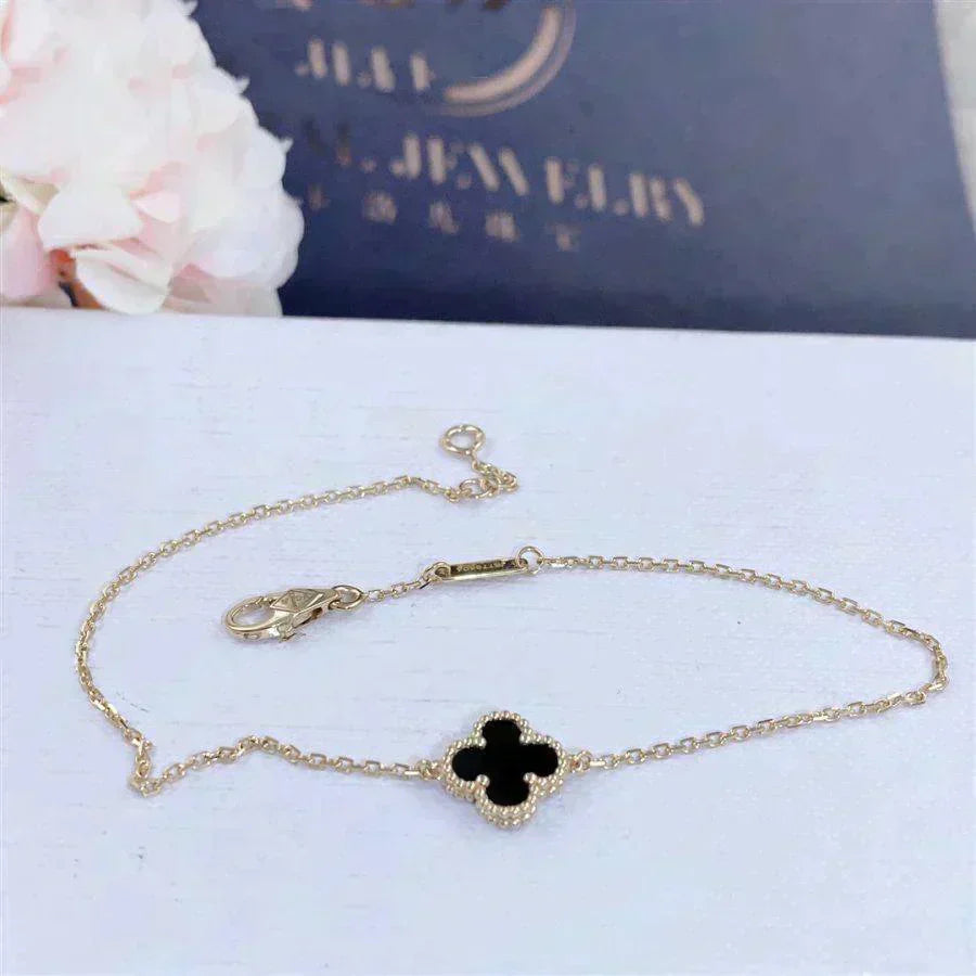 ¡®Timi¡¯CLOVER ONYX SINGLE FLOWER BRACELET
